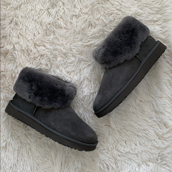UGG classic mini fluff genuine shearling boot - Picture 5 of 6